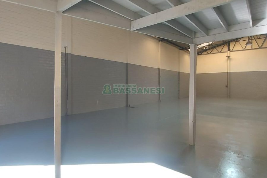 Pavilhão com 280m², no bairro Santa Catarina em Caxias do Sul para Alugar