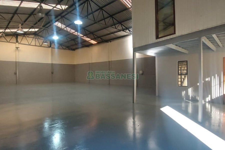 Pavilhão com 280m², no bairro Santa Catarina em Caxias do Sul para Alugar