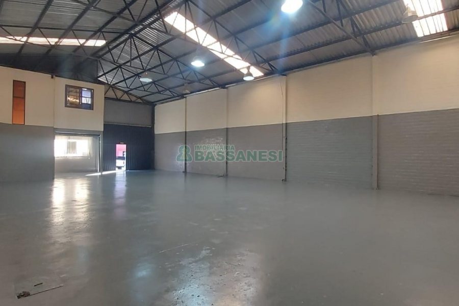Pavilhão com 280m², no bairro Santa Catarina em Caxias do Sul para Alugar