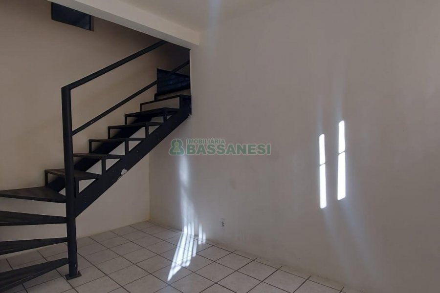 Pavilhão com 280m², no bairro Santa Catarina em Caxias do Sul para Alugar