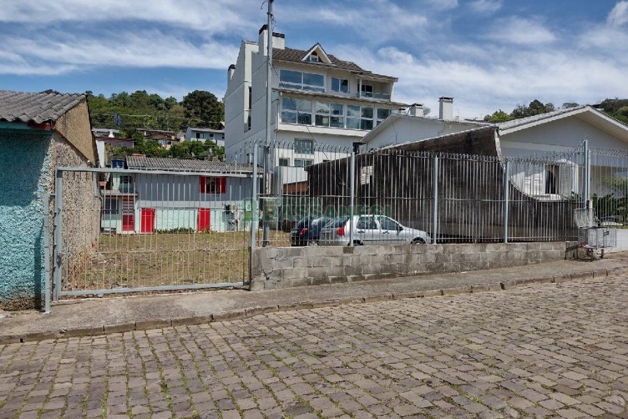 Terreno, no bairro São José em Caxias do Sul para Comprar