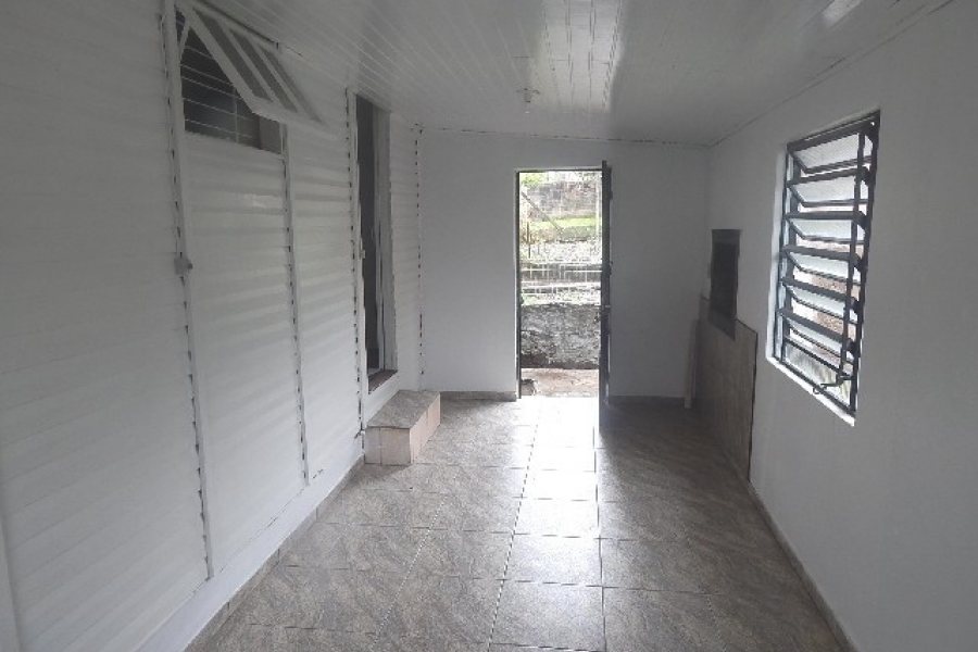 Casa com 75m², 3 dormitórios, no bairro Panazzolo em Caxias do Sul para Alugar