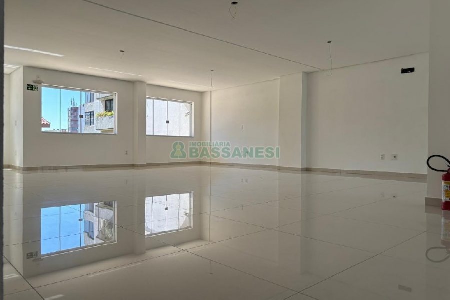 Loja com 230m², no bairro Exposição em Caxias do Sul para Alugar