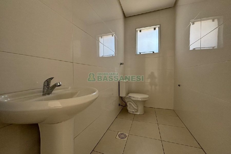 Loja com 230m², no bairro Exposição em Caxias do Sul para Alugar