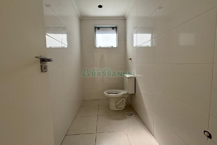 Loja com 230m², no bairro Exposição em Caxias do Sul para Alugar