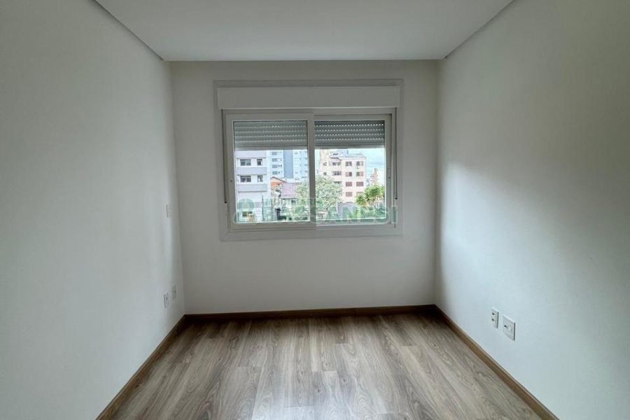 Apartamento com 64m², 2 dormitórios, 2 vagas, no bairro Panazzolo em Caxias do Sul para Comprar