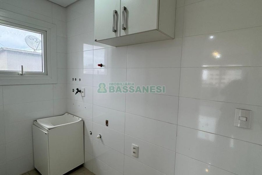 Apartamento com 64m², 2 dormitórios, 2 vagas, no bairro Panazzolo em Caxias do Sul para Comprar