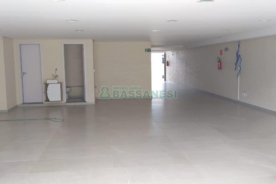 Loja com 330m², no bairro Panazzolo em Caxias do Sul para Alugar