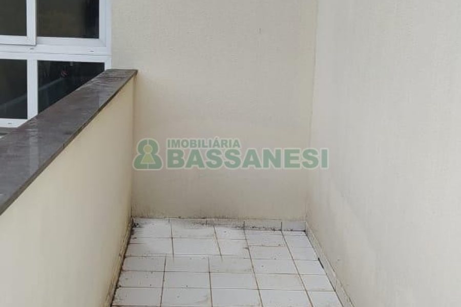 Loja com 330m², no bairro Panazzolo em Caxias do Sul para Alugar