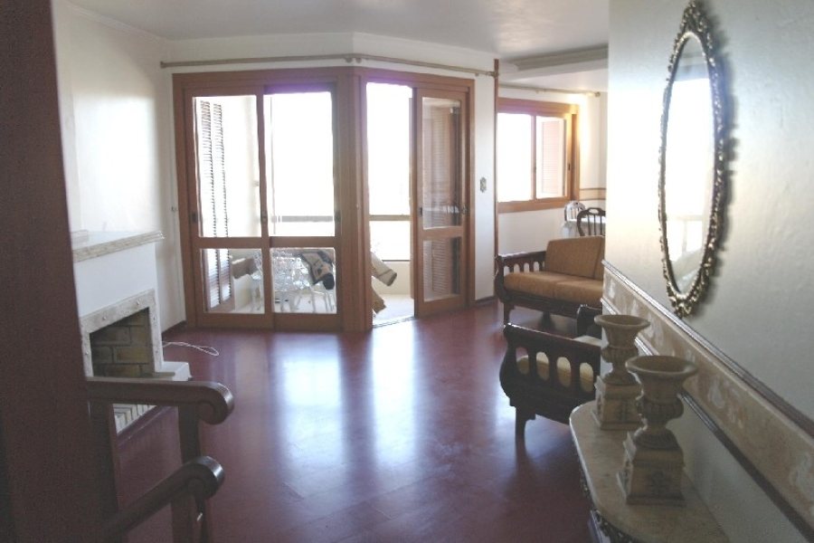 Apto/Cobertura com 173m², 3 dormitórios, 2 vagas, no bairro Pio X em Caxias do Sul para Alugar