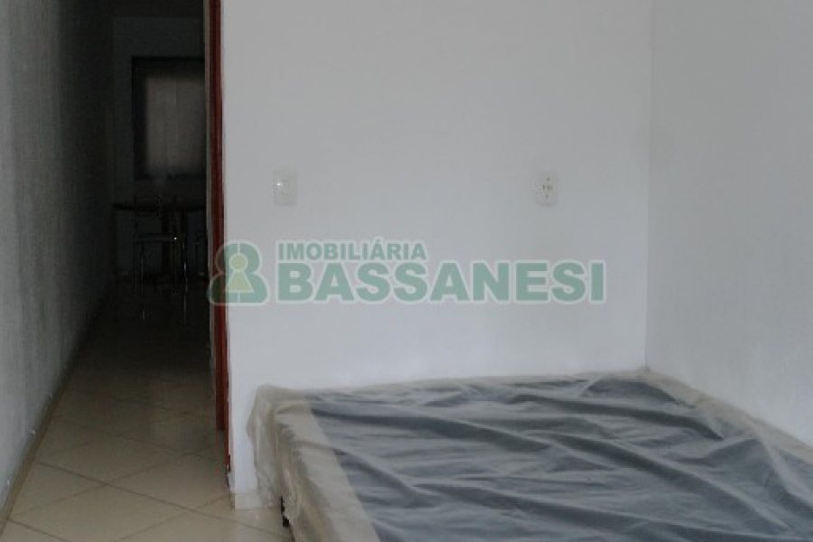 Apartamento com 38m², 1 dormitório, 1 vaga, no bairro Sagrada Família em Caxias do Sul para Alugar
