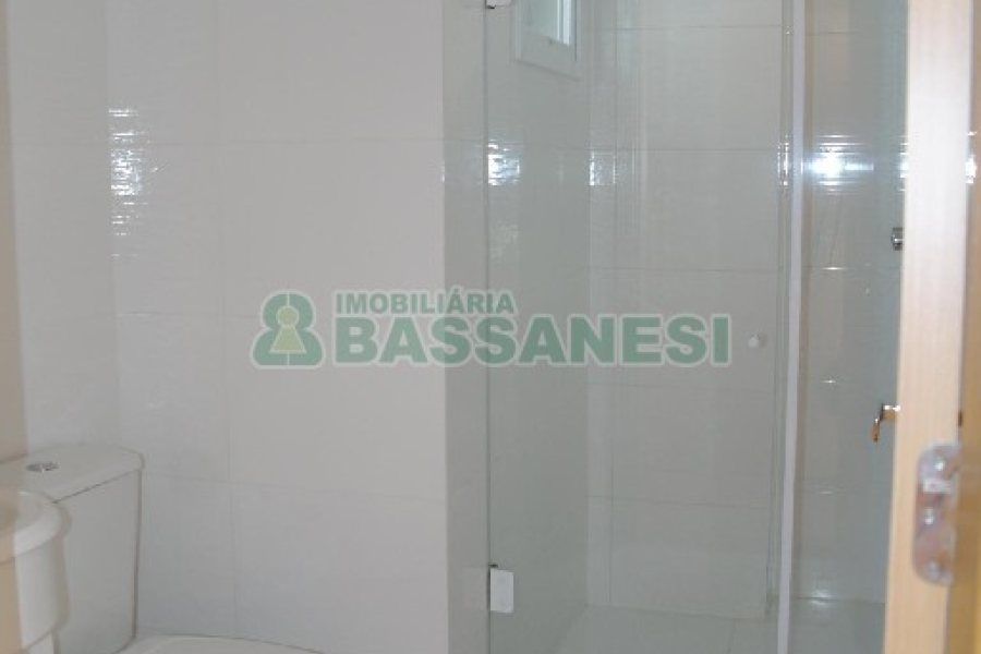 Apartamento com 85m², 2 dormitórios, 2 vagas, no bairro Sagrada Família em Caxias do Sul para Comprar