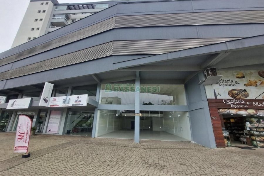 Loja com 350m², no bairro Desvio Rizzo em Caxias do Sul para Alugar