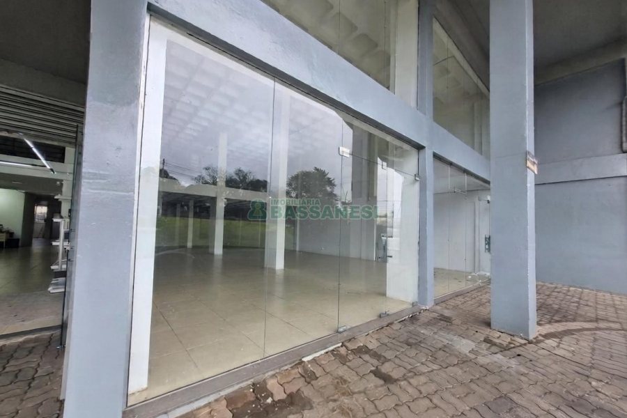 Loja com 350m², no bairro Desvio Rizzo em Caxias do Sul para Alugar