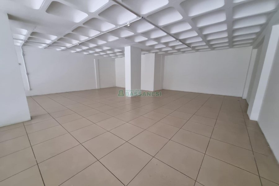 Loja com 350m², no bairro Desvio Rizzo em Caxias do Sul para Alugar
