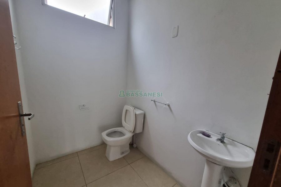Loja com 350m², no bairro Desvio Rizzo em Caxias do Sul para Alugar