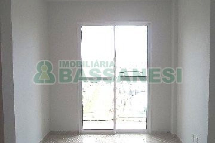 Apartamento com 54m², 2 dormitórios, 1 vaga, no bairro De Lazzer em Caxias do Sul para Alugar