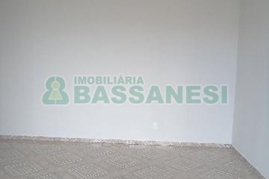 Apartamento com 54m², 2 dormitórios, 1 vaga, no bairro De Lazzer em Caxias do Sul para Alugar