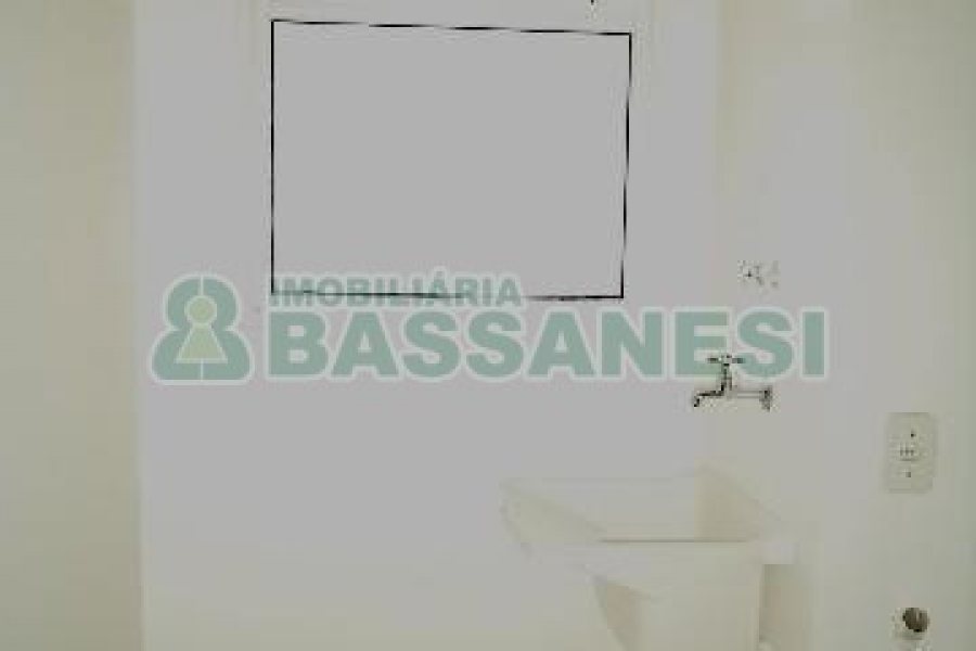 Apartamento com 54m², 2 dormitórios, 1 vaga, no bairro De Lazzer em Caxias do Sul para Alugar