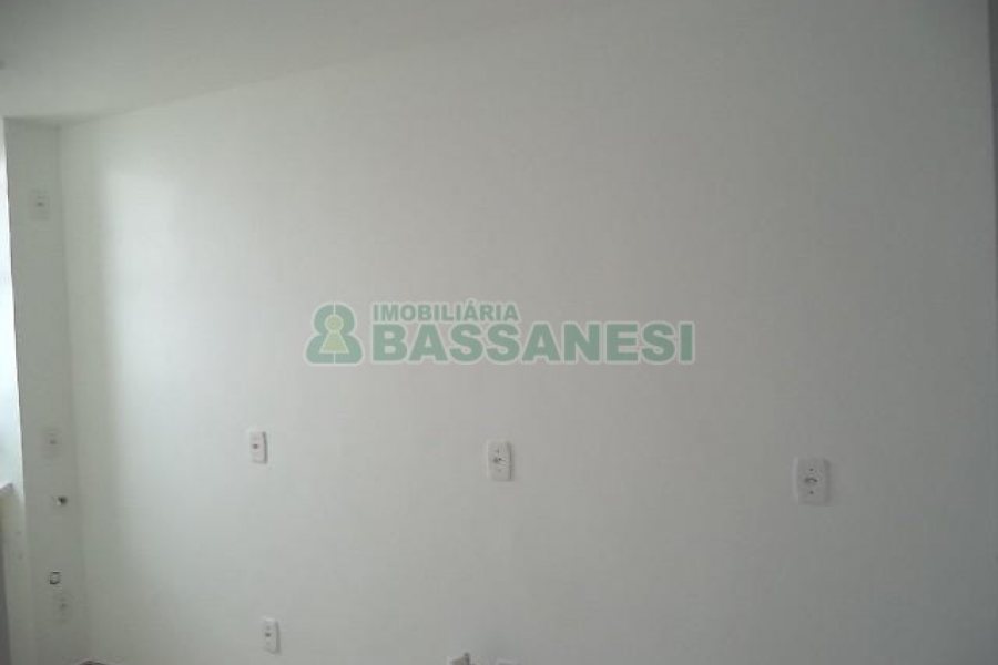 Apartamento com 54m², 2 dormitórios, 1 vaga, no bairro De Lazzer em Caxias do Sul para Alugar