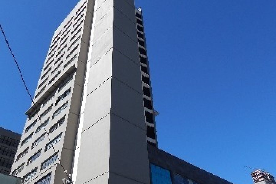 Sala com 90m², 1 vaga, no bairro Pio X em Caxias do Sul para Comprar