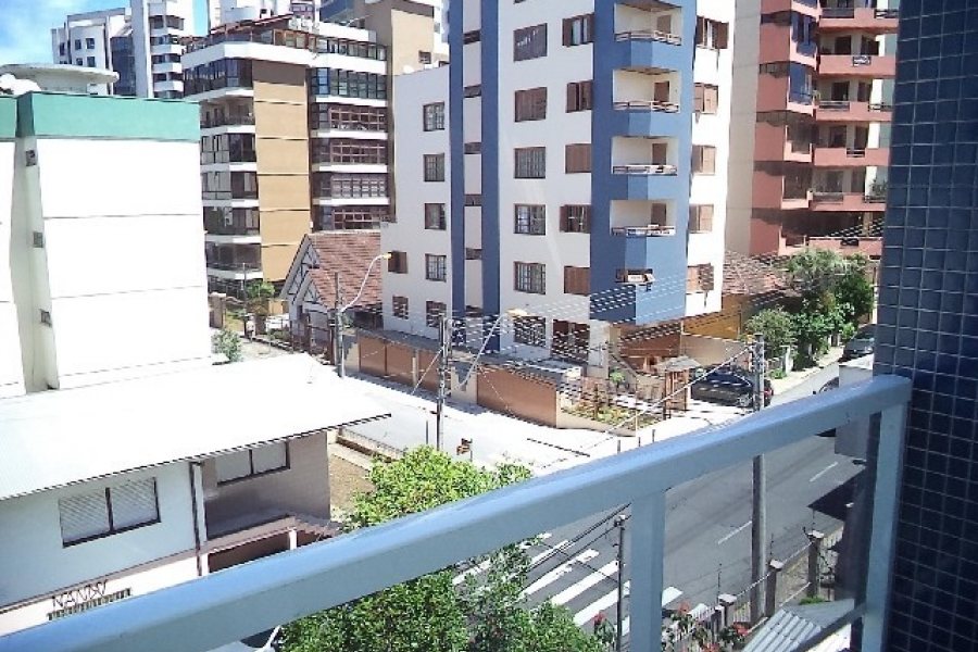 Kitinete Mobiliado com 30m², 1 dormitório, no bairro São Pelegrino em Caxias do Sul para Alugar