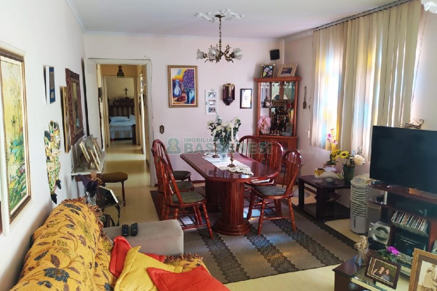 Apartamento com 128m², 3 dormitórios, 1 vaga, no bairro São Pelegrino em Caxias do Sul para Comprar