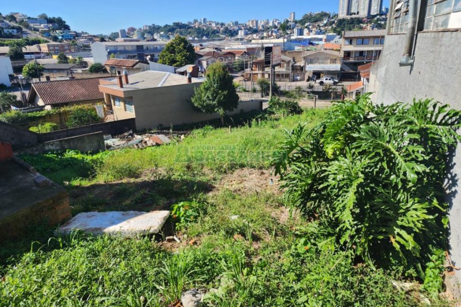 Terreno, 2 dormitórios, 2 vagas, no bairro São José em Caxias do Sul para Comprar
