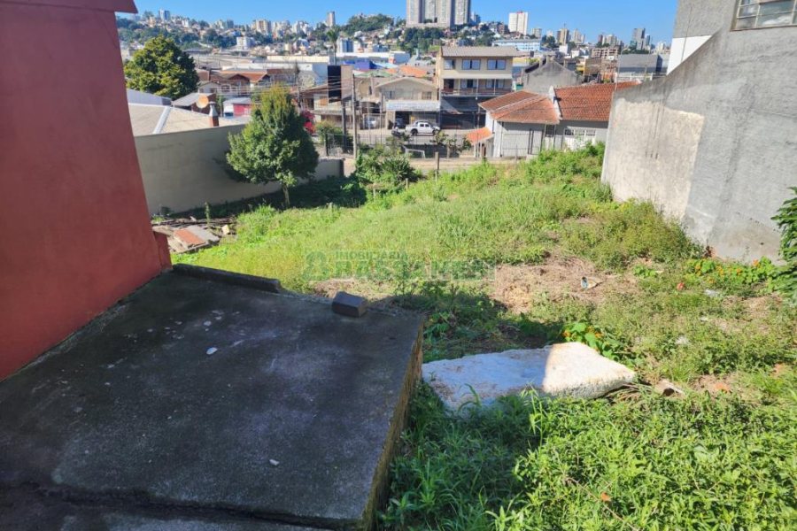Terreno, 2 dormitórios, 2 vagas, no bairro São José em Caxias do Sul para Comprar