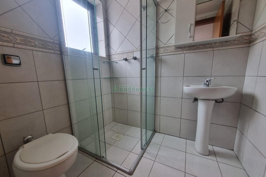 Apartamento com 90m², 3 dormitórios, 1 vaga, no bairro Medianeira em Caxias do Sul para Alugar
