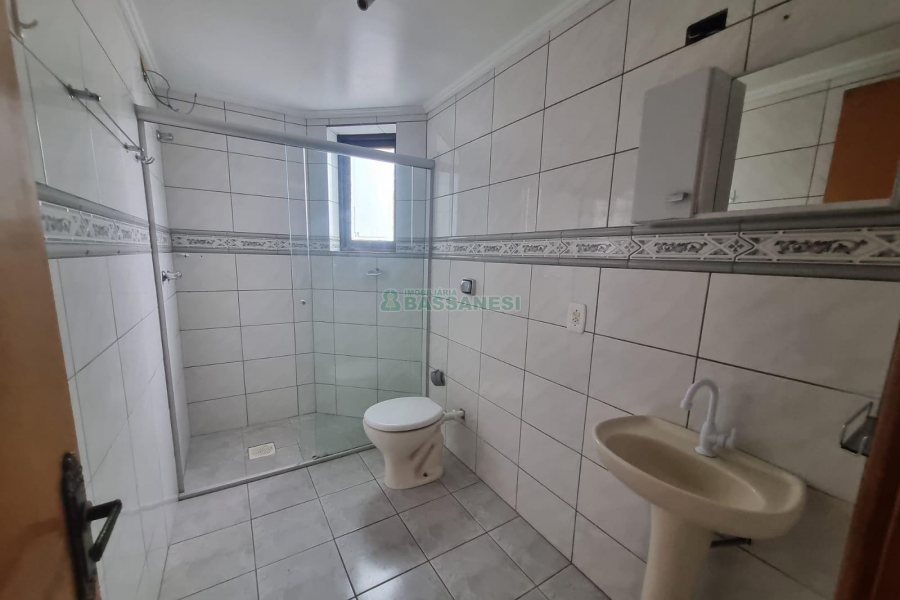 Apartamento com 90m², 3 dormitórios, 1 vaga, no bairro Medianeira em Caxias do Sul para Alugar