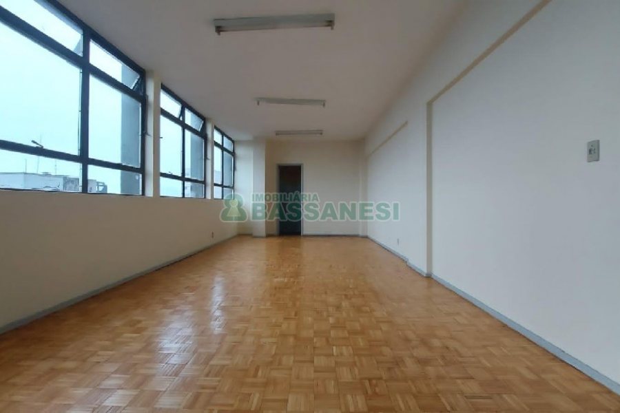 Sala com 66m², no bairro Centro em Caxias do Sul para Alugar