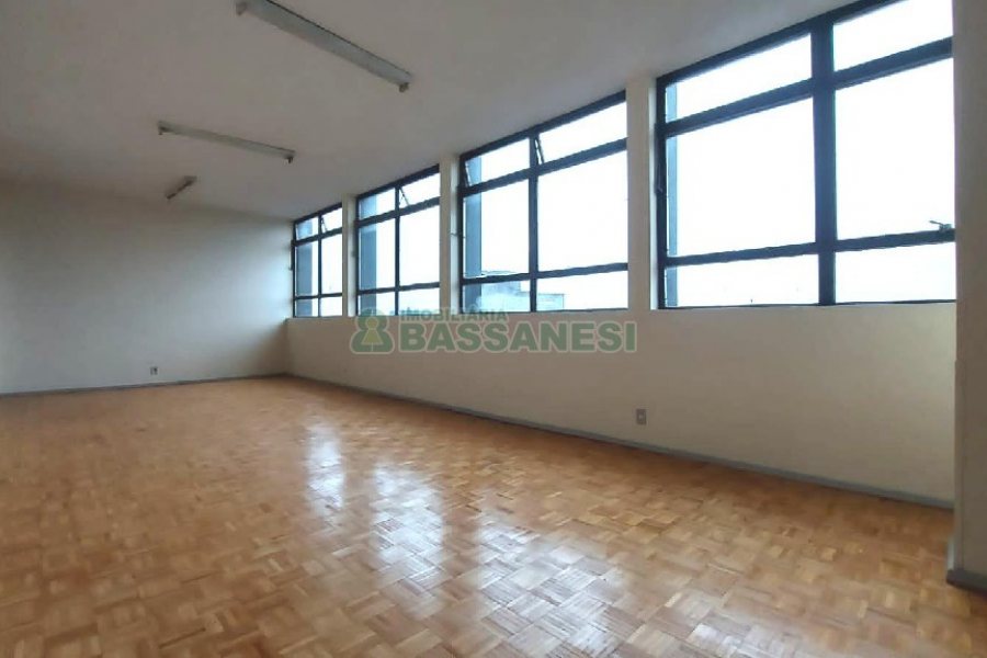 Sala com 66m², no bairro Centro em Caxias do Sul para Alugar