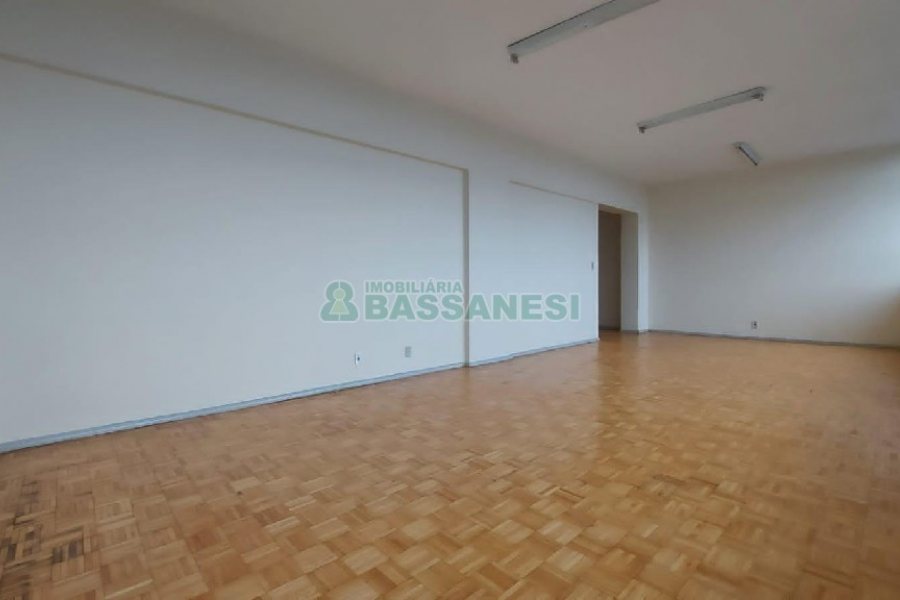 Sala com 66m², no bairro Centro em Caxias do Sul para Alugar
