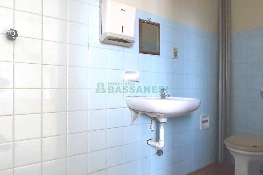 Sala com 66m², no bairro Centro em Caxias do Sul para Alugar