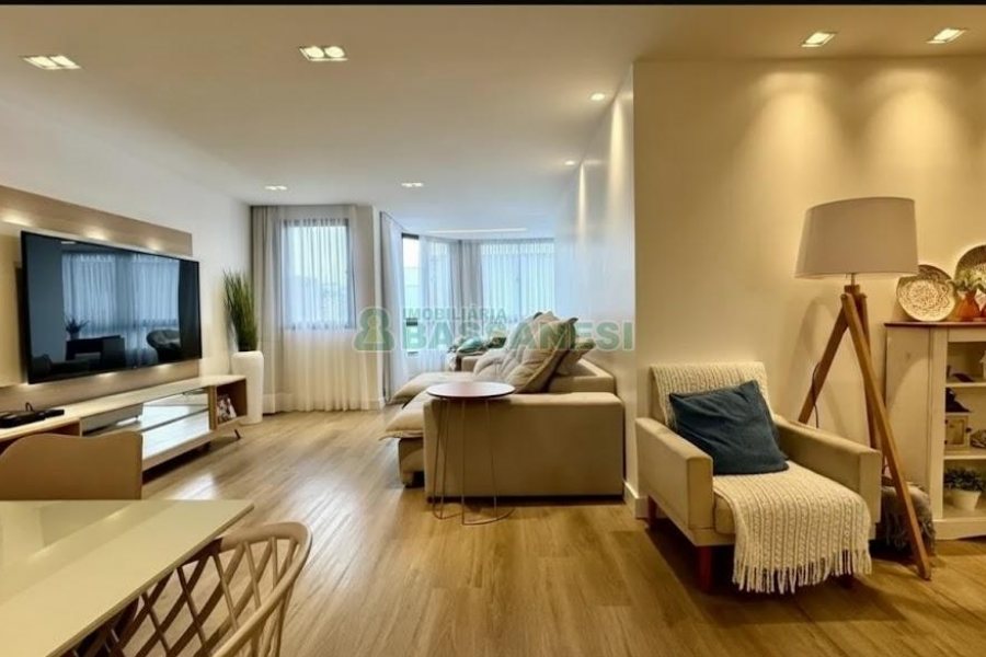 Apartamento com 126m², 3 dormitórios, 2 vagas, no bairro São Pelegrino em Caxias do Sul para Alugar ou Comprar