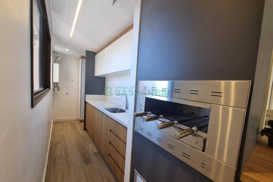 Apartamento com 126m², 3 dormitórios, 2 vagas, no bairro São Pelegrino em Caxias do Sul para Alugar ou Comprar