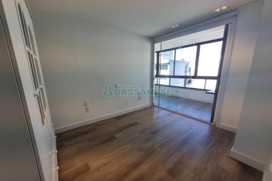 Apartamento com 126m², 3 dormitórios, 2 vagas, no bairro São Pelegrino em Caxias do Sul para Alugar ou Comprar