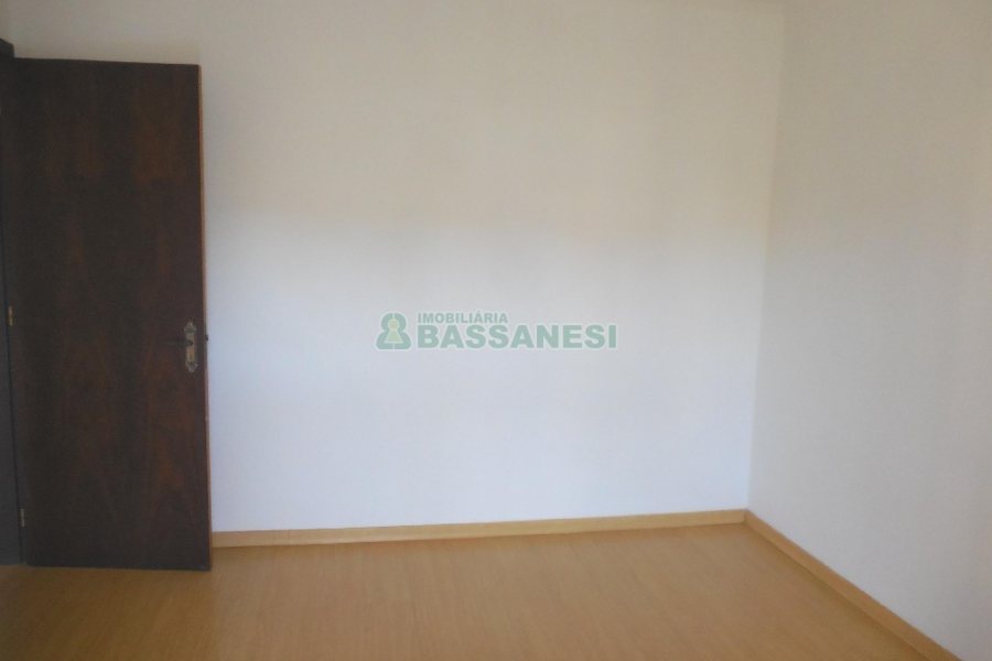 Apartamento com 90m², 2 dormitórios, 1 vaga, no bairro Sanvitto em Caxias do Sul para Comprar