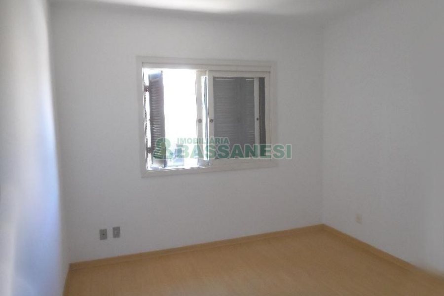 Apartamento com 90m², 2 dormitórios, 1 vaga, no bairro Sanvitto em Caxias do Sul para Comprar