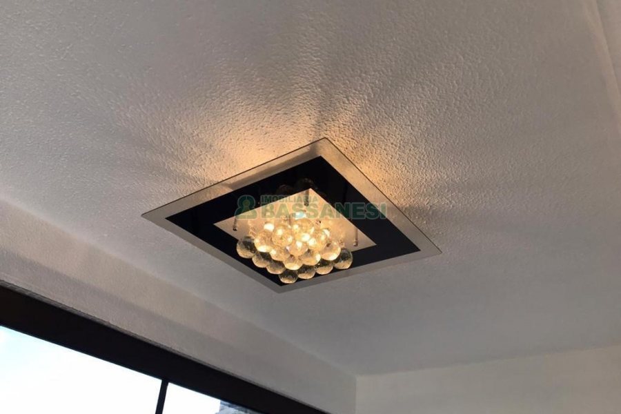 Kitinete Mobiliado com 35m², 1 dormitório, no bairro Centro em Caxias do Sul para Alugar