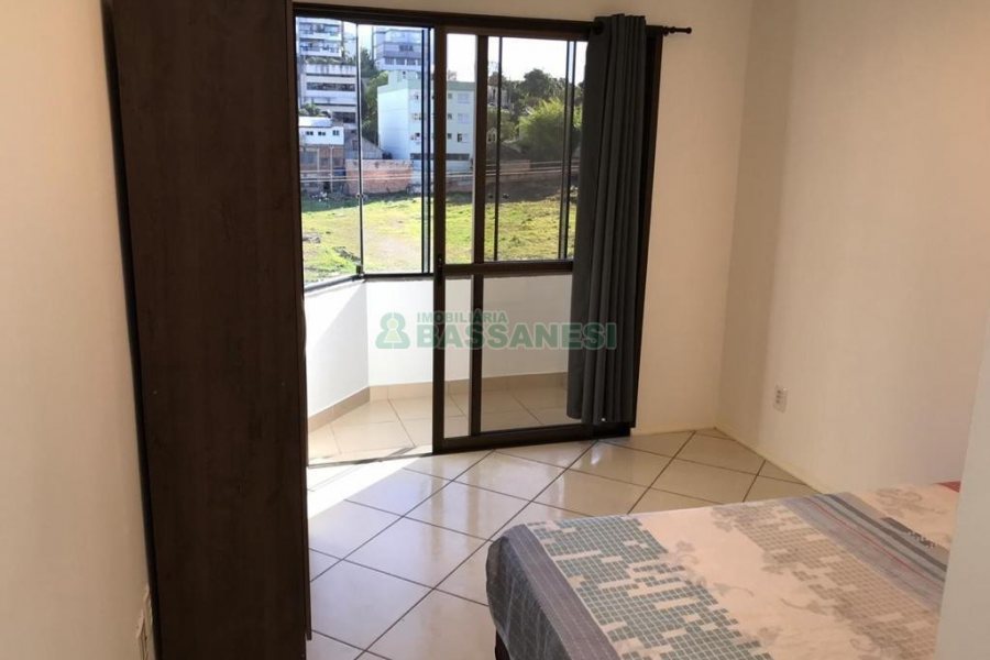 Kitinete Mobiliado com 35m², 1 dormitório, no bairro Centro em Caxias do Sul para Alugar