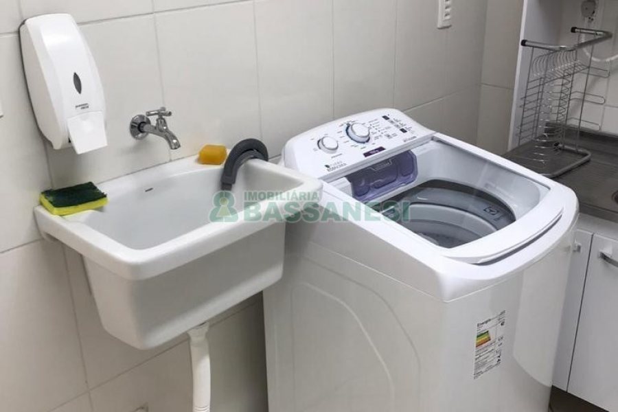 Kitinete Mobiliado com 35m², 1 dormitório, no bairro Centro em Caxias do Sul para Alugar