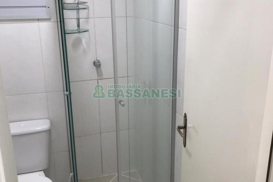 Kitinete Mobiliado com 35m², 1 dormitório, no bairro Centro em Caxias do Sul para Alugar