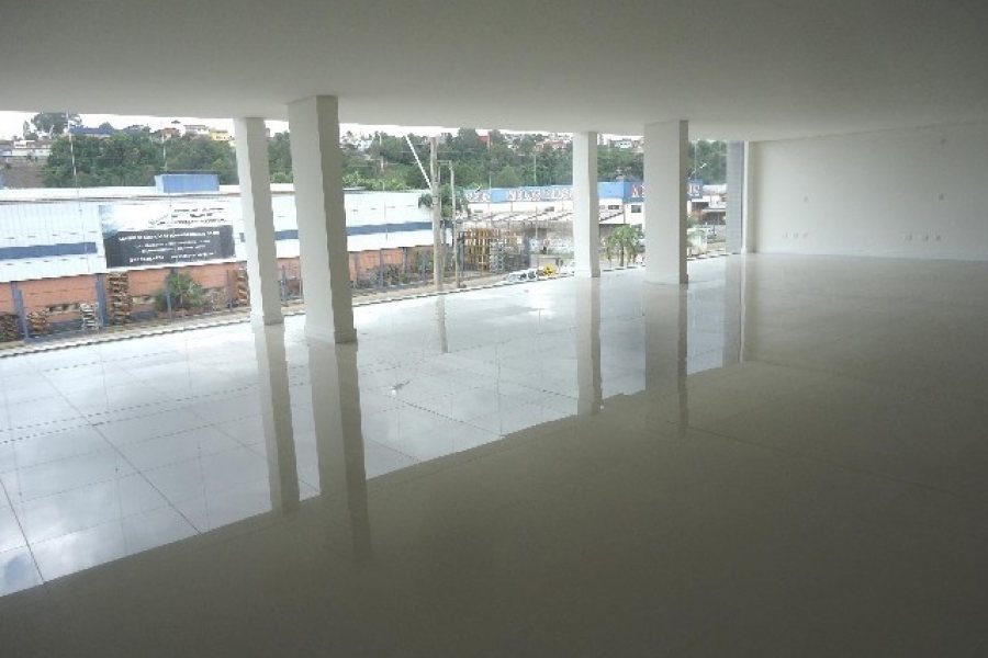 Loja com 610m², no bairro Universitário em Caxias do Sul para Alugar