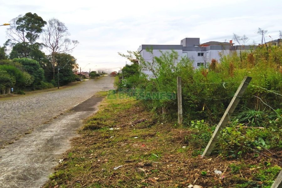 Terreno com 411m², no bairro Cinqüentenário em Caxias do Sul para Alugar
