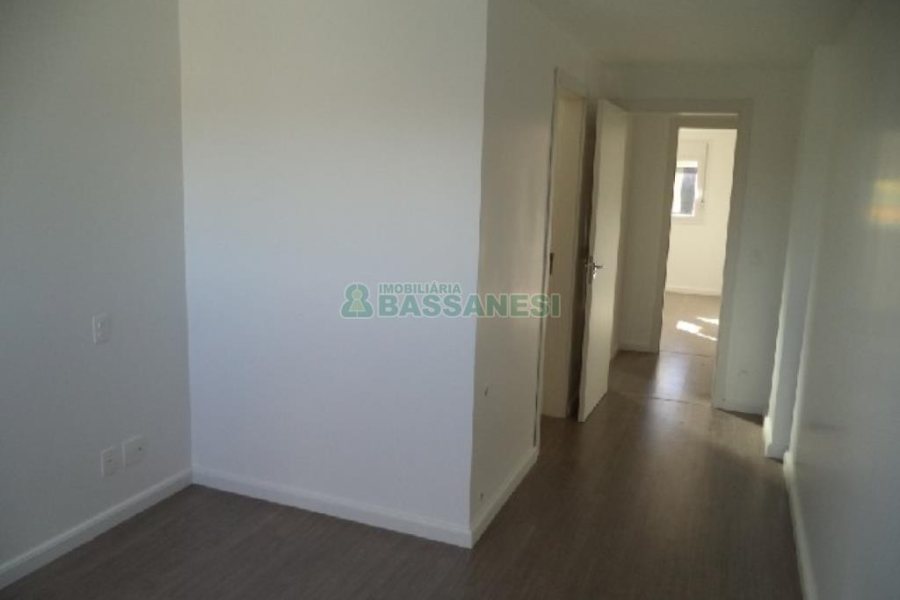 Apartamento com 97m², 2 dormitórios, 2 vagas, no bairro Panazzolo em Caxias do Sul para Comprar