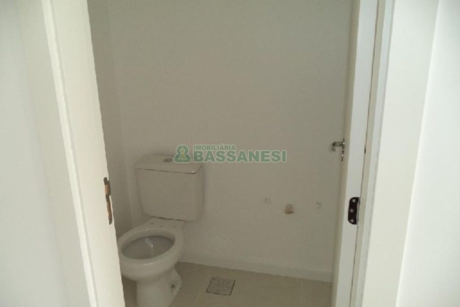 Apartamento com 97m², 2 dormitórios, 2 vagas, no bairro Panazzolo em Caxias do Sul para Comprar