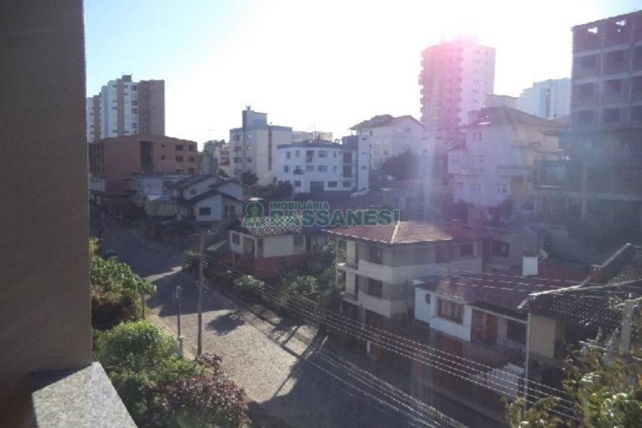 Apartamento com 97m², 2 dormitórios, 2 vagas, no bairro Panazzolo em Caxias do Sul para Comprar