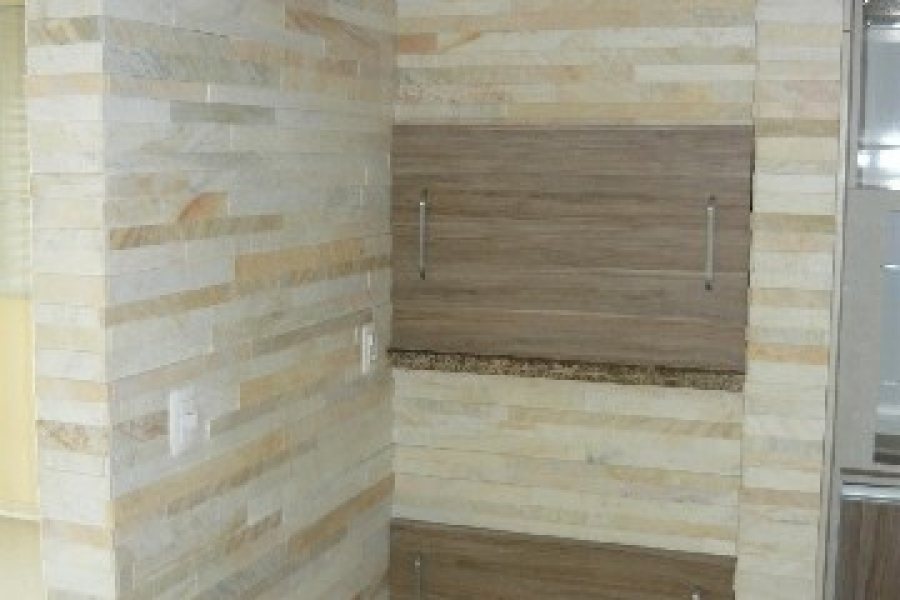 Apartamento com 119m², 3 dormitórios, 2 vagas, no bairro Madureira em Caxias do Sul para Comprar